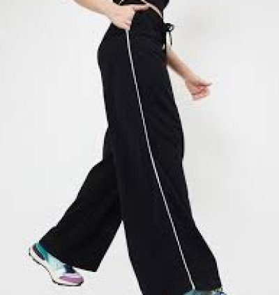 Chic Comfort: Stylish Black Trackpants for Women