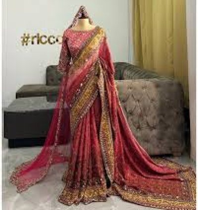 Royal Bloom: Exquisitely Designed Pink Saree for Women